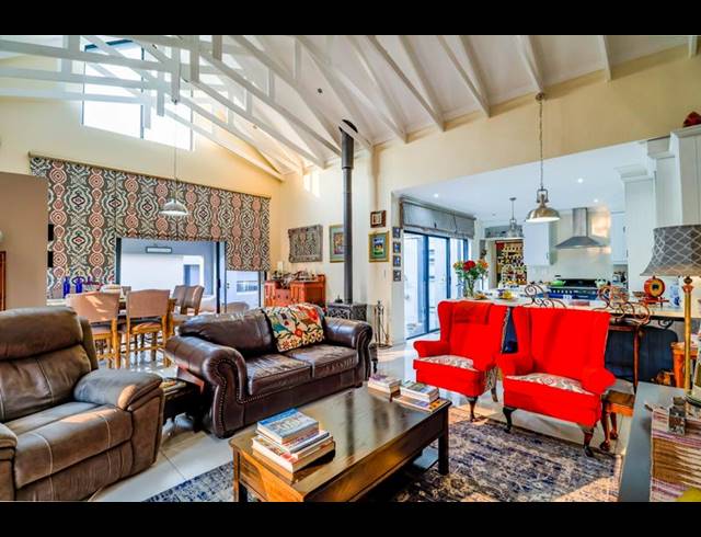 3 BEDROOM HOUSE FOR SALE IN COPPERLEAF ESTATE